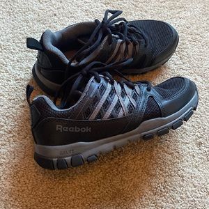 Reebok non slip shoes size 7 women’s work non slip